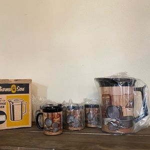 Vintage Thermo serv 55 oz insulated beverage server with 6 matching thermal mugs